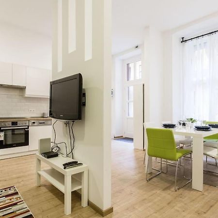 Designer Dream Home In The Ruin Bar District W A/C 부다페스트 외부 사진
