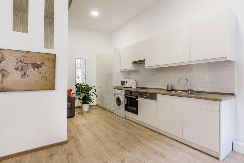 Designer Dream Home In The Ruin Bar District W A/C 부다페스트 외부 사진